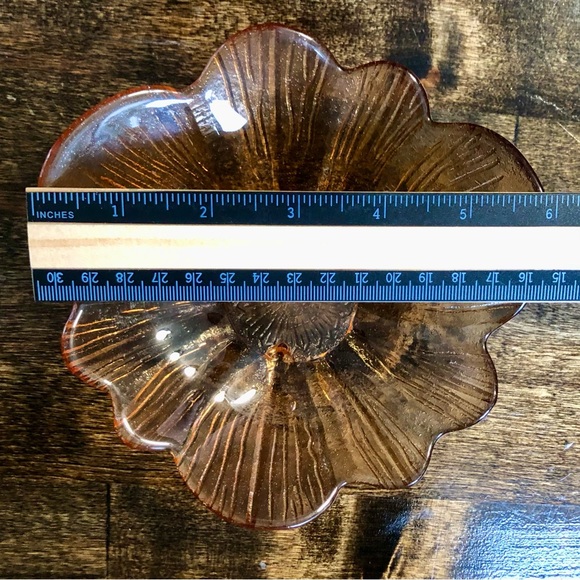 MCM Flower Petal Candy Dish 3-Footed Iridescent Glass Decor Bowl Serving - Picture 5 of 5